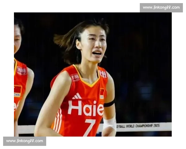 中国女排鏖战土耳其,技战术对决引发球迷热议与期待 中国女排鏖战土耳其,技战术对决引发球迷热议与期待